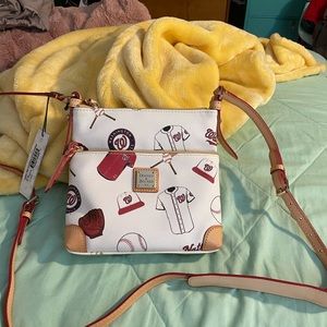 Dooney & Bourke crossbody nationals bag